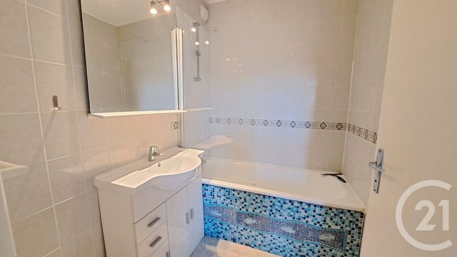 Appartement F2 à vendre - 2 pièces - 48.9 m2 - ST SEBASTIEN SUR LOIRE - 44 - PAYS-DE-LOIRE - Century 21 By Ouest