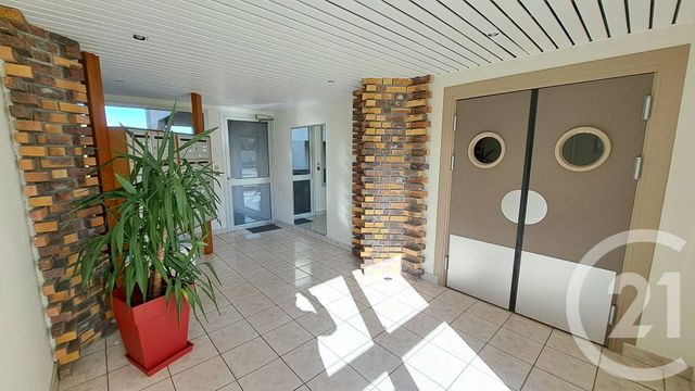 Appartement F2 à vendre - 2 pièces - 48.9 m2 - ST SEBASTIEN SUR LOIRE - 44 - PAYS-DE-LOIRE - Century 21 By Ouest