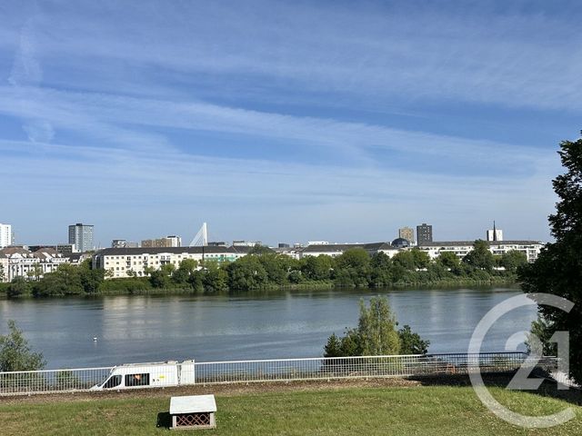 Appartement F4 à vendre - 4 pièces - 79.39 m2 - ST SEBASTIEN SUR LOIRE - 44 - PAYS-DE-LOIRE - Century 21 By Ouest
