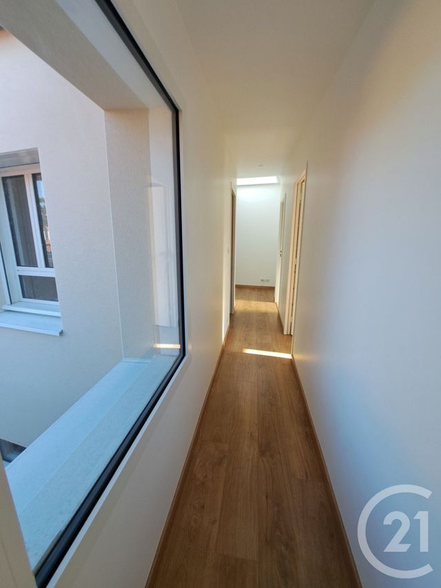 maison à vendre - 8 pièces - 161.0 m2 - ST SEBASTIEN SUR LOIRE - 44 - PAYS-DE-LOIRE - Century 21 By Ouest