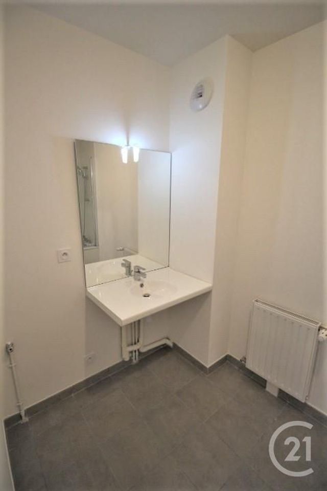 Appartement F3 à louer - 3 pièces - 64.36 m2 - ST SEBASTIEN SUR LOIRE - 44 - PAYS-DE-LOIRE - Century 21 Harmony